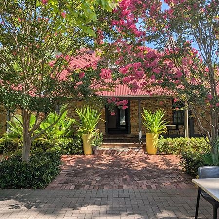 Mahogany Inn And Distillery Mahogany Creek Bagian luar foto