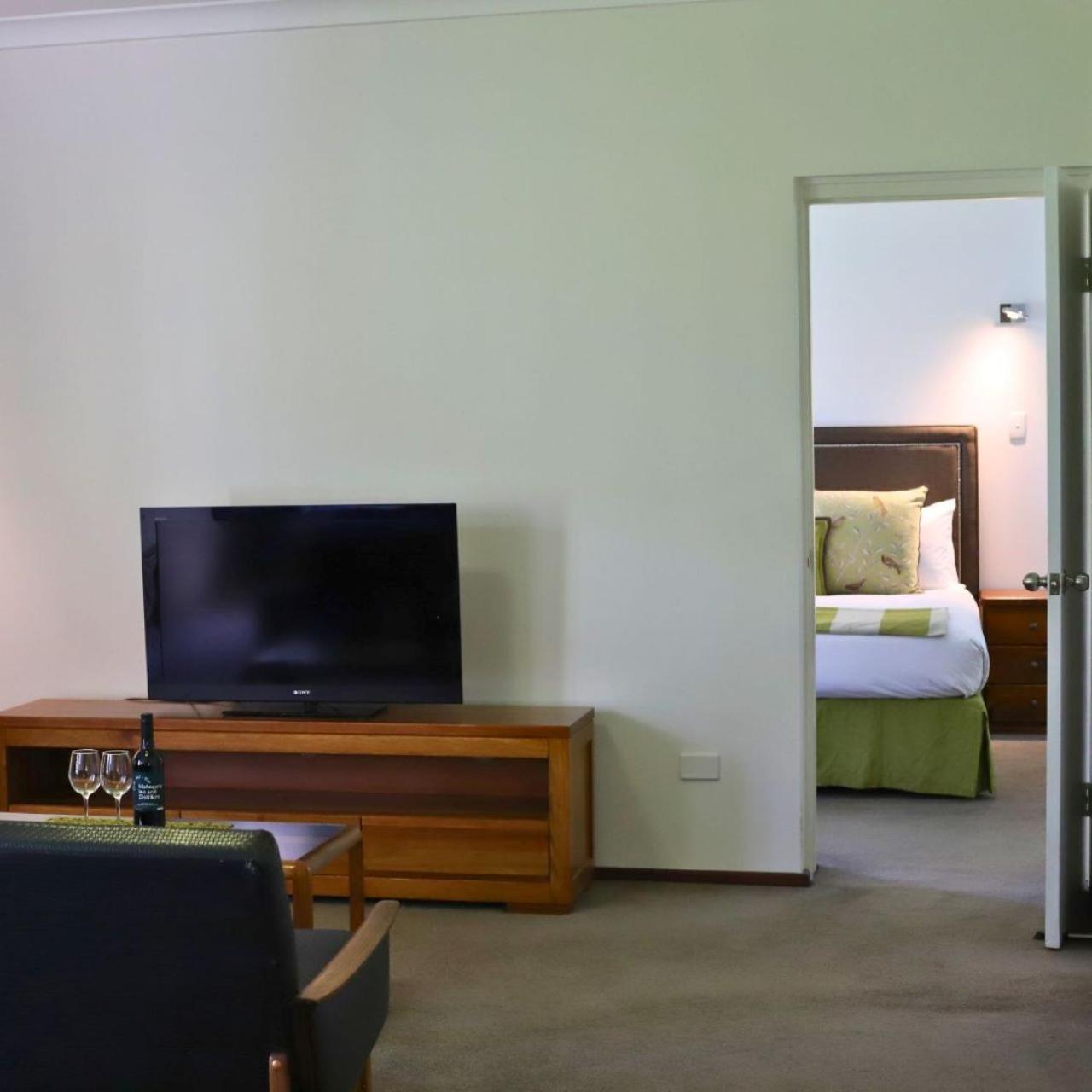 Mahogany Inn And Distillery Mahogany Creek Bagian luar foto