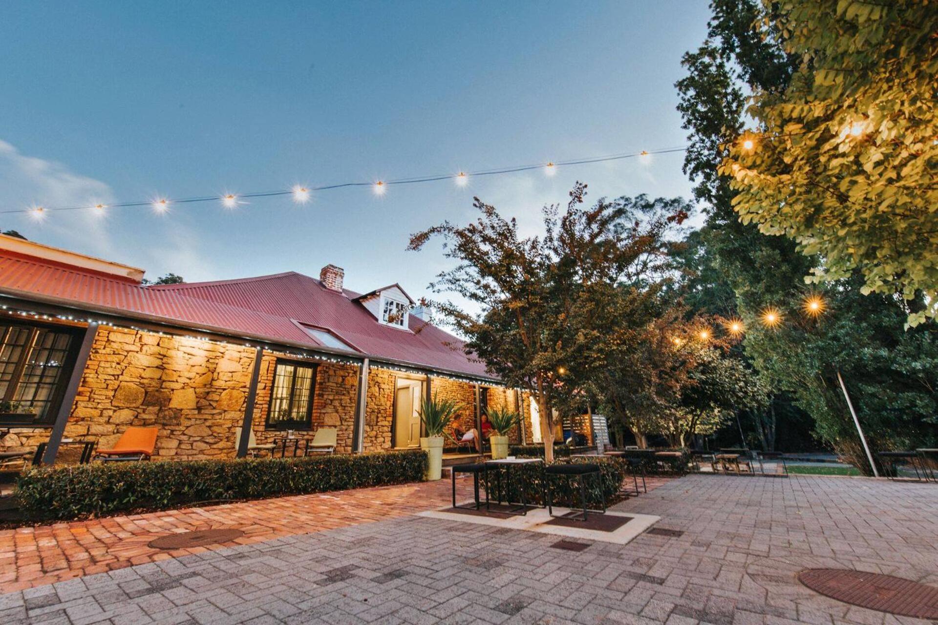 Mahogany Inn And Distillery Mahogany Creek Bagian luar foto