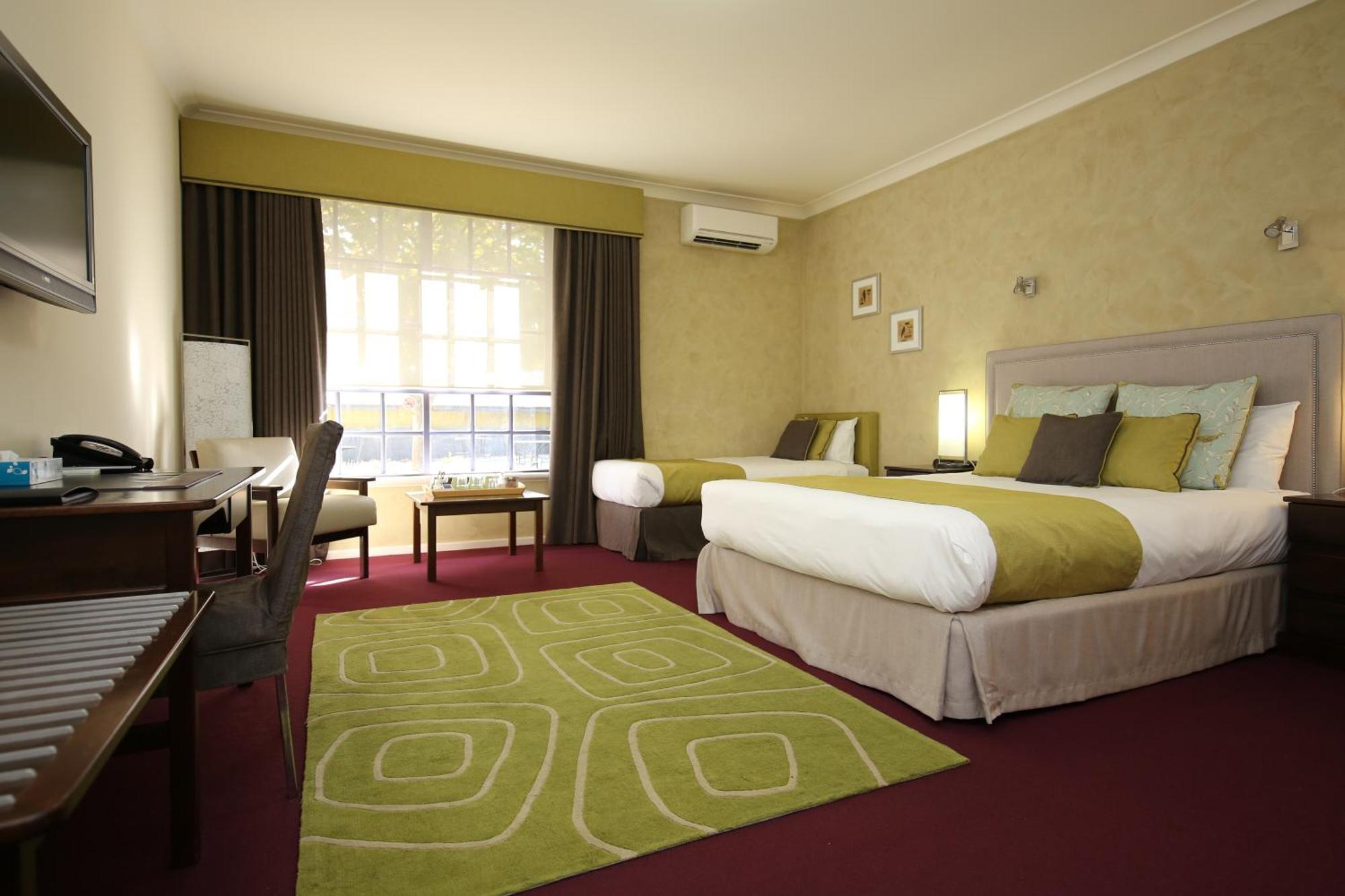 Mahogany Inn And Distillery Mahogany Creek Bagian luar foto